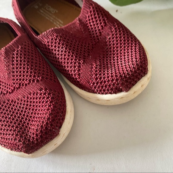 TOMS Toddler Kids Size 6 Maroon Red Slip On Sneaker - Picture 5 of 7